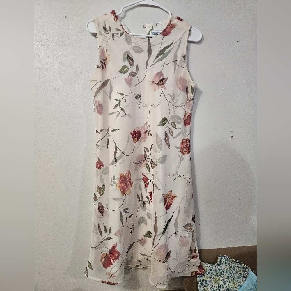 Jessica Howard floral dress!